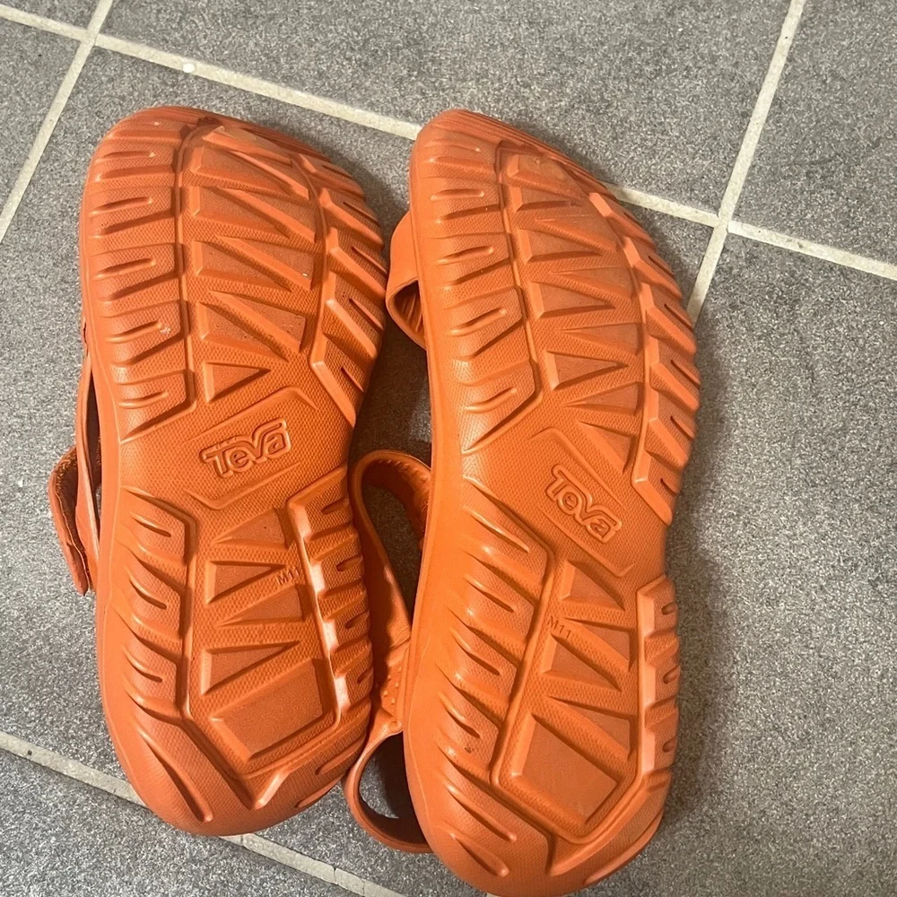 Teva Hurricane Drift Orange Sandal Strap Shoes  11 beach hiking trails outdoors